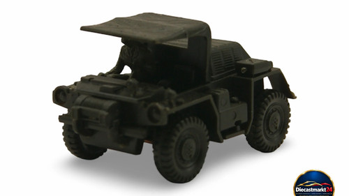 Militärisches zugfahrzeug mit - militärisches,