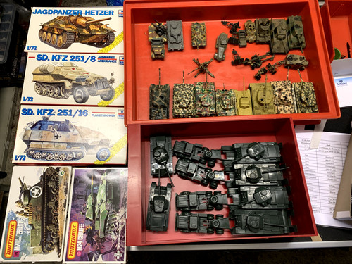 Militär fahrzeuge - 1/76, +