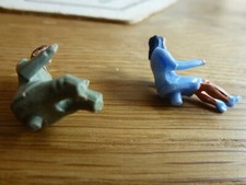 Sitzende Figuren ⭐ 2 Stück