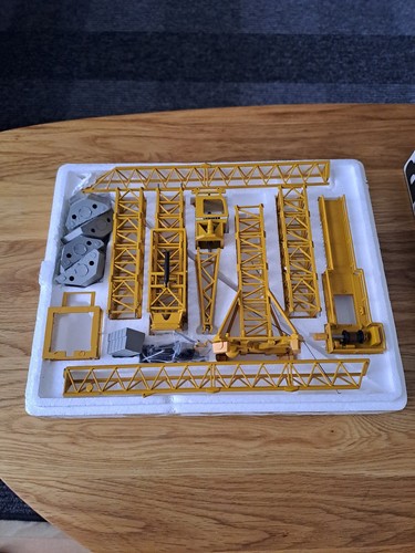 Liebherr kran scale - kran,